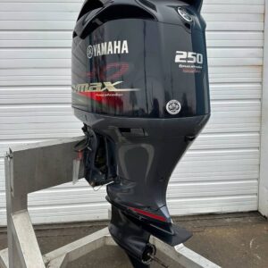 2013 Yamaha 250HP VMAX 4 Stroke Outboard Engine